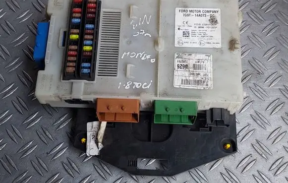 Ford Mondeo MK IV Comfort/convenience module 7g9t14a073dc