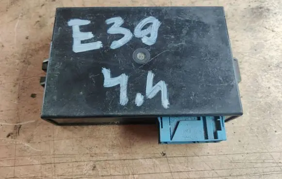 BMW 5 E39 Cruise control unit/module 65718375497 8475497
