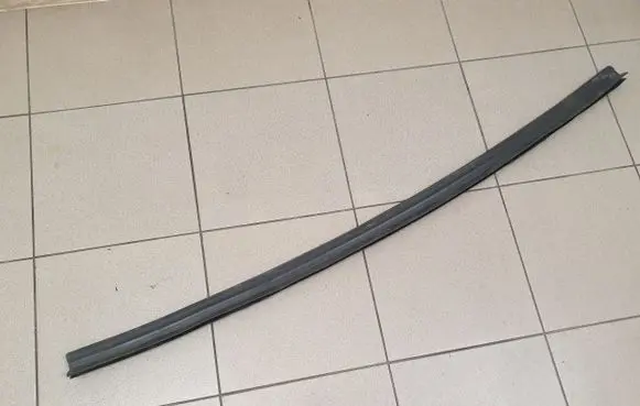 Porsche Macan (95B) Engine compartment rubber 95B823737