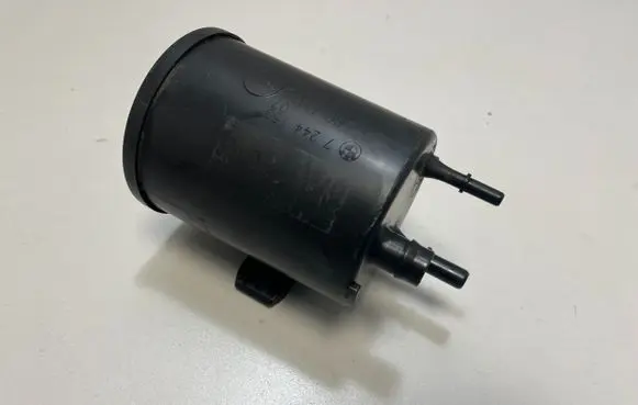 Active carbon filter fuel vapour canister