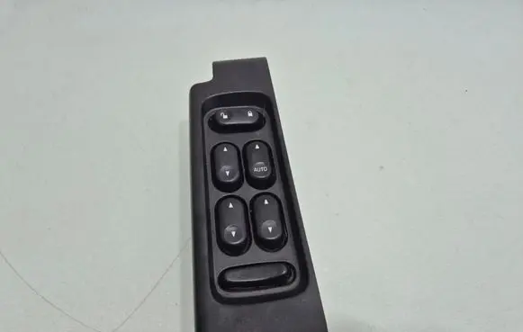 Land Rover Freelander Electric window control switch YUD500320PUY