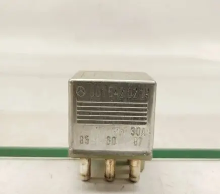 Mercedes-Benz E W124 Other relay 0015420219