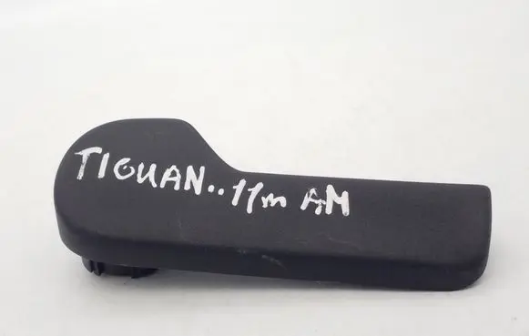 Volkswagen Tiguan Engine bonnet (hood) release handle 1J1823533C