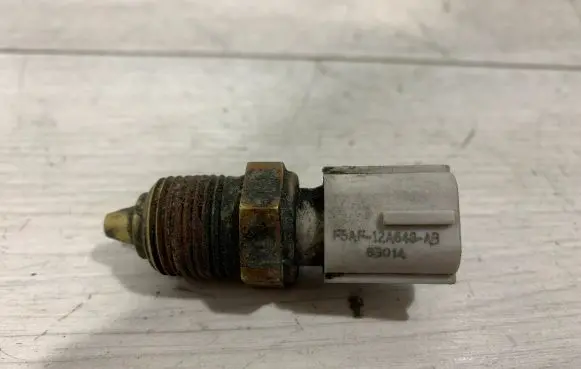 Ford Focus Air conditioning (A/C) pressure sensor 12A648