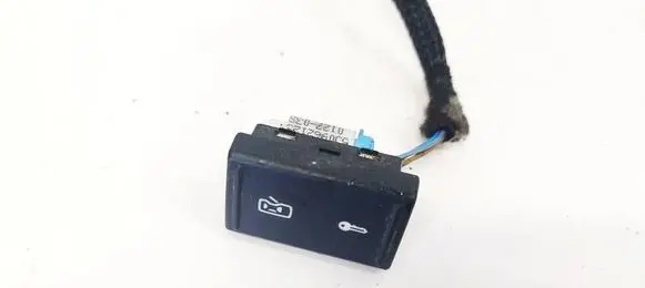 Skoda Roomster (5J) Central locking switch button 5J0962125