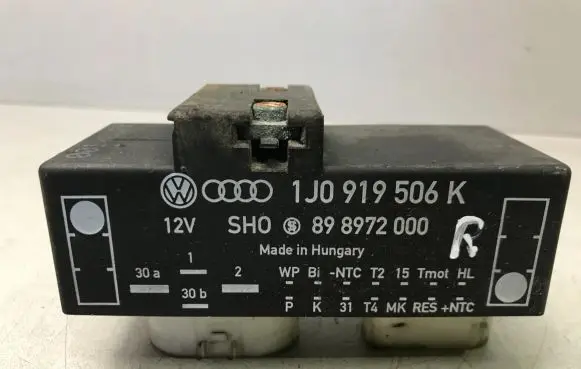 Volkswagen Golf IV Coolant fan relay 1J0919506K 898972000
