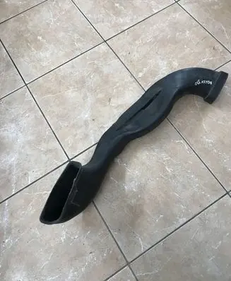 Opel Astra J Air intake duct part 1054923S02