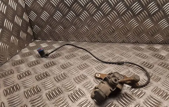 Headlight/headlamp level sensor