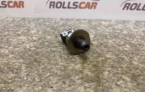 Volkswagen Touareg I Fuel pressure sensor 059130758