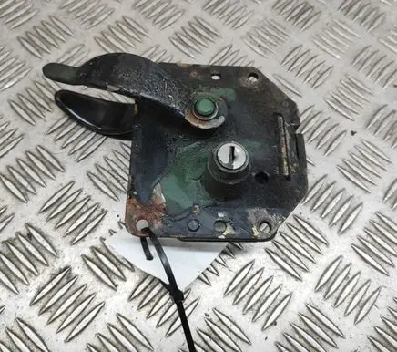 Land Rover Defender Tailgate/trunk/boot lock/catch/latch FQR100590