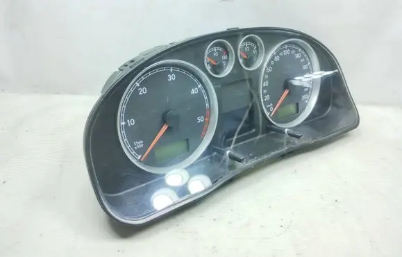Volkswagen PASSAT B5 Speedometer (instrument cluster) 3B0920825A 81812