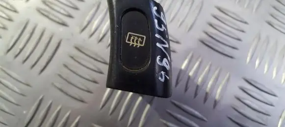 Nissan Serena Windscreen/window heater switch