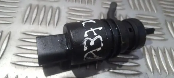Mercedes-Benz C W202 Windscreen/windshield washer pump