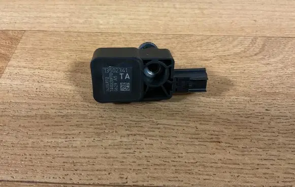 Opel Insignia A Airbag deployment crash/impact sensor 13502341