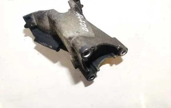 Citroen C5 Engine mounting bracket