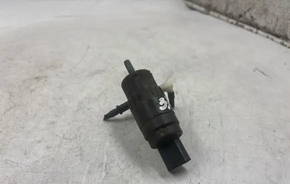 Seat Leon (1P) Windscreen/windshield washer pump 1K6955651