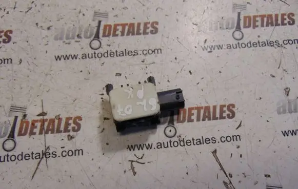 Mercedes-Benz GL X164 Airbag deployment crash/impact sensor A0038202826