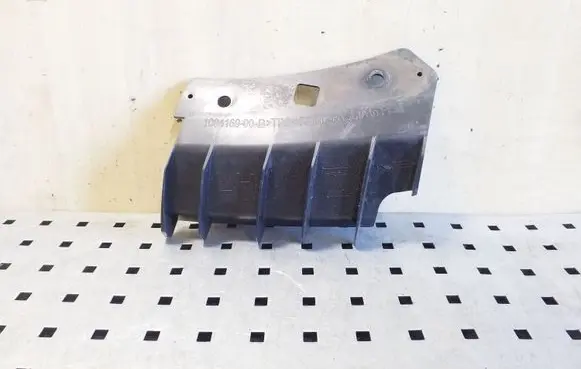 Tesla Model 3 Front bumper mounting bracket 108416900B