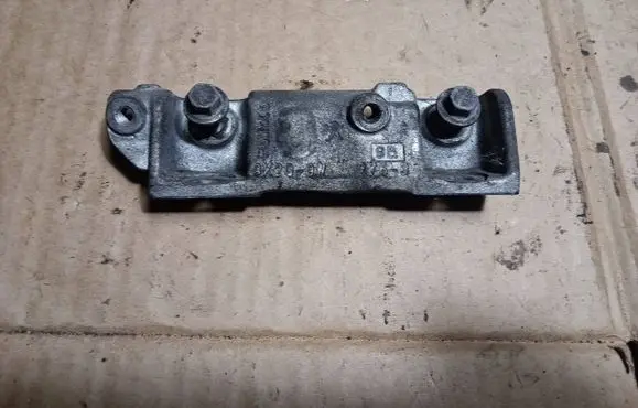 Land Rover Range Rover Sport L320 Engine mounting bracket 9x209w