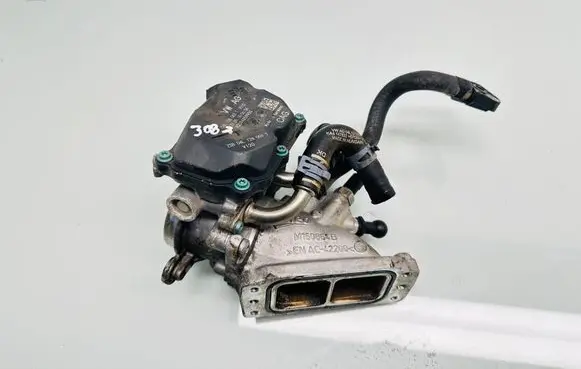 Volkswagen Touran III Throttle valve 04L128063T 04L128059T