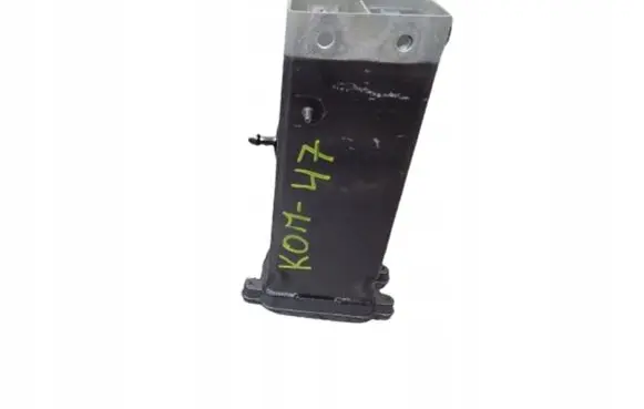 Audi A8 S8 D4 4H Radiator support slam panel bracket 4H0805130B