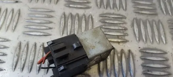 Volkswagen Golf II Other relay 171906383 22205007