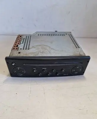 Renault Trafic II (X83) Radio/CD/DVD/GPS head unit 7700433948