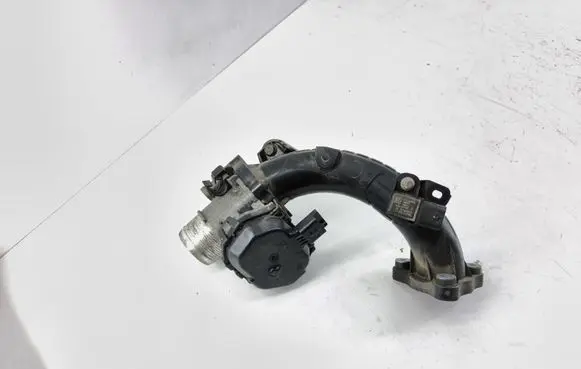 Peugeot 5008 II Throttle body valve 9830171480
