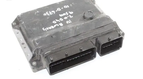 Toyota Avensis T270 Engine control unit/module 8966105D30