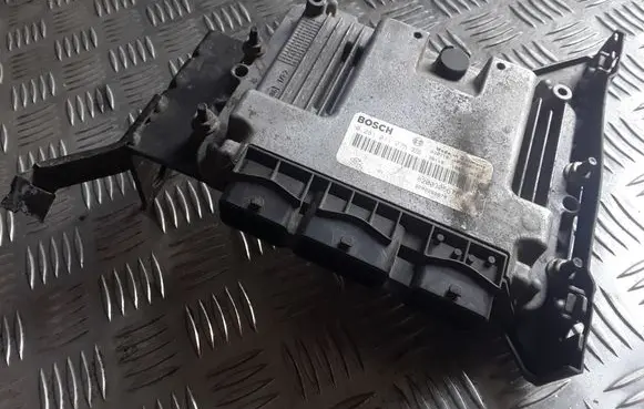Renault Scenic II - Grand scenic II Engine control unit/module 0281011275 8200305678