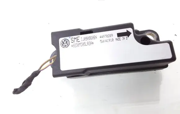 Volkswagen PASSAT B5 Airbag deployment crash/impact sensor 1J0909606N