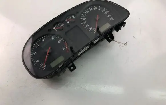 Volkswagen Golf IV Speedometer (instrument cluster) 1J0919861D