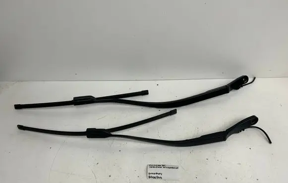 Polestar 4 Front wiper blade arm 80007414 80007412