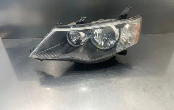 Mitsubishi Outlander Headlight/headlamp P5584L