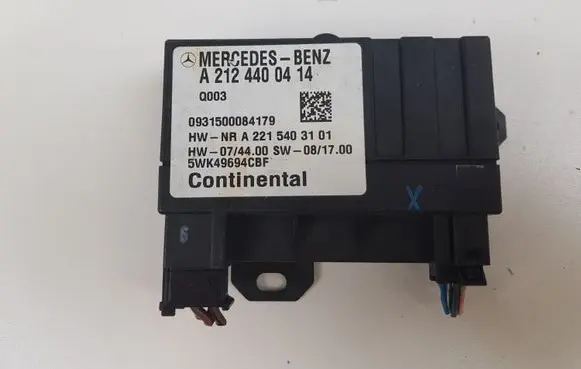 Mercedes-Benz E C207 W207 Fuel injection pump control unit/module A2124400414 A2215403101