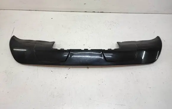 Front bumper lip