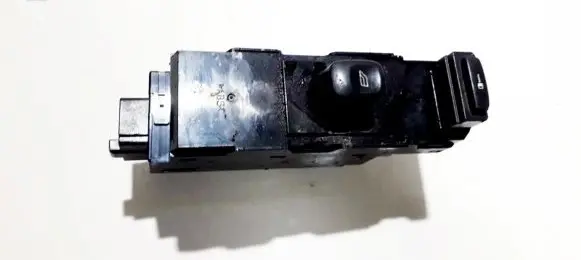 Volvo V70 Electric window control switch 30658147 03w24e