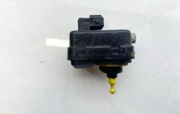 Headlight level adjustment motor