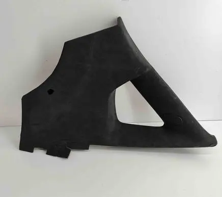 Maserati Quattroporte (C) pillar trim 670010343