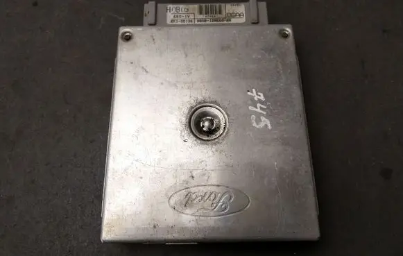 Ford Escort Air suspension control unit module (rear) 88GB12A650AA 90032004