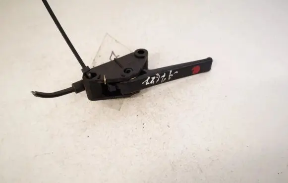 Peugeot 407 Engine bonnet (hood) release handle