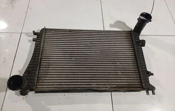 Skoda Octavia Mk2 (1Z) Intercooler radiator 