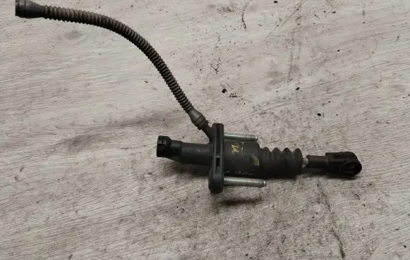 Opel Zafira A Clutch master cylinder 90581565