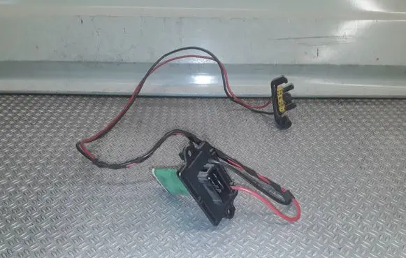 Renault Modus Heater blower motor/fan resistor 