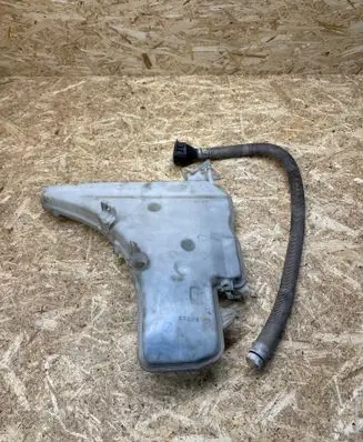 BMW 3 E92 E93 Windshield washer fluid reservoir/tank 7157146 7157144 235576