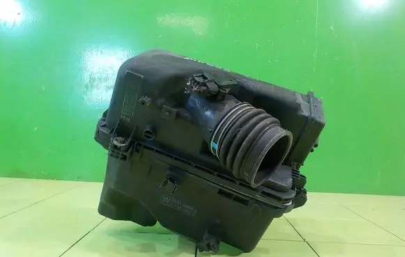 Lexus RX 300 Air filter box 