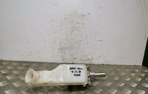 KIA Sorento Master brake cylinder