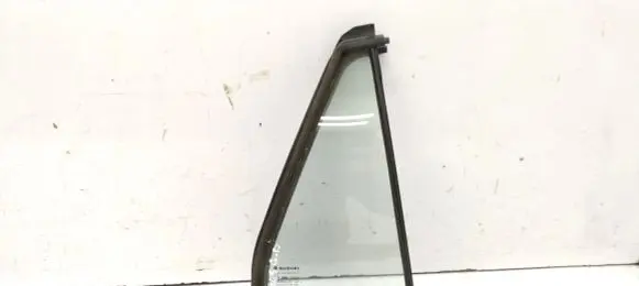 Suzuki SX4 S-Cross Rear vent window glass 43R00048