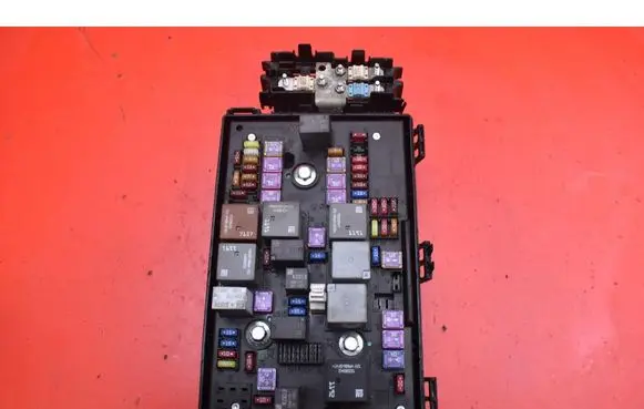 Opel Zafira C Fuse box set 39065978