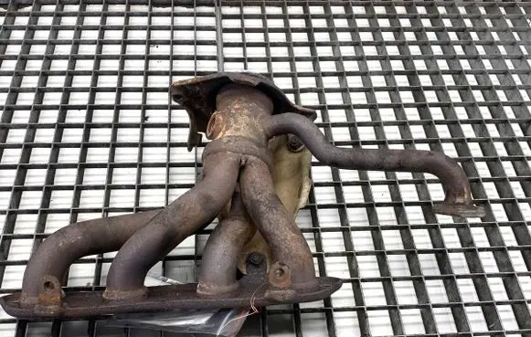 Lexus CT 200H Exhaust manifold 